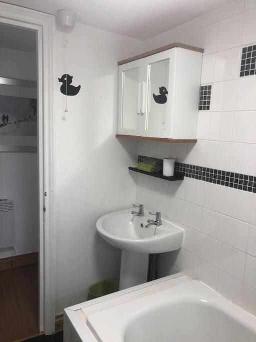 Seaton, Devon, Two Bed Apartment, Just Off The Sea Front. Esterno foto
