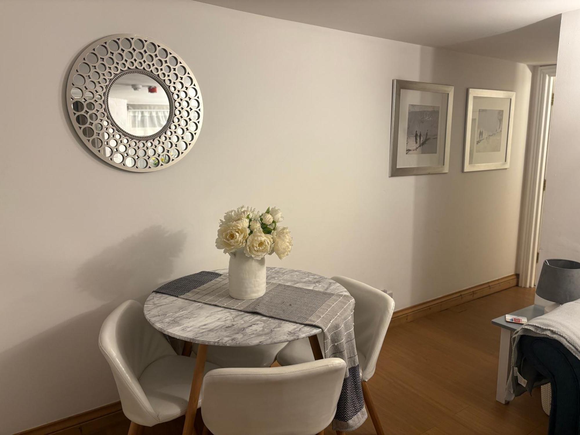 Seaton, Devon, Two Bed Apartment, Just Off The Sea Front. Esterno foto