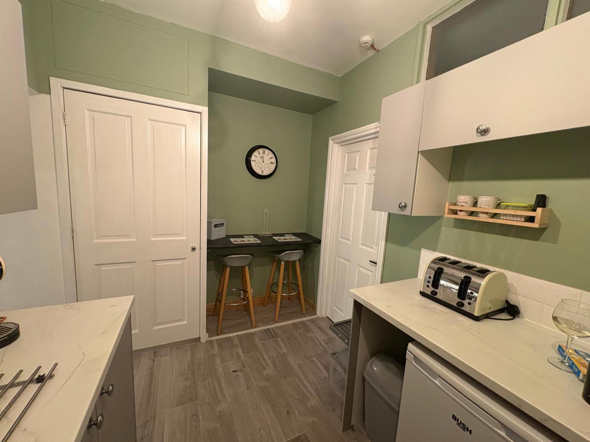 Seaton, Devon, Two Bed Apartment, Just Off The Sea Front. Esterno foto